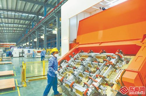 強鏈擴鏈生產(chǎn)忙 汽車廂體制造助力產(chǎn)業(yè)升級